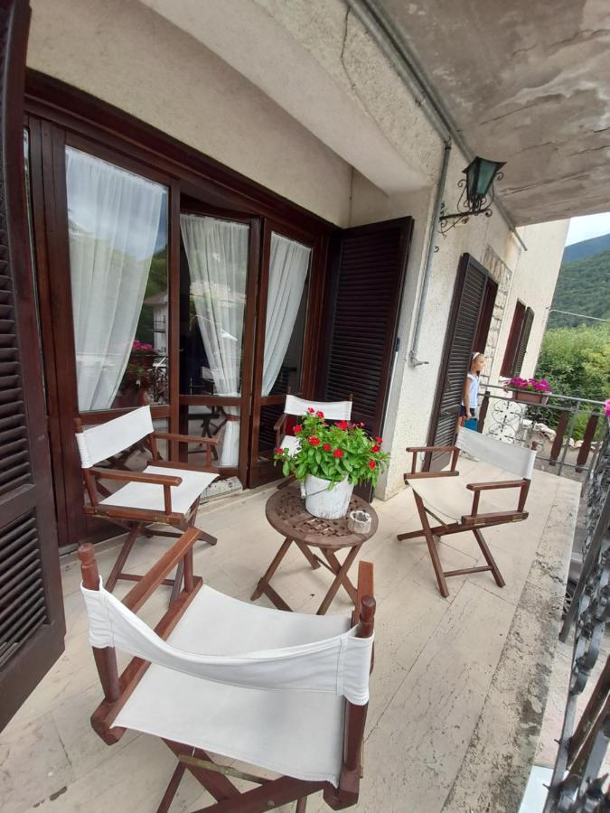 Casa Vacanze Daniela Villetta Barrea Bagian luar foto