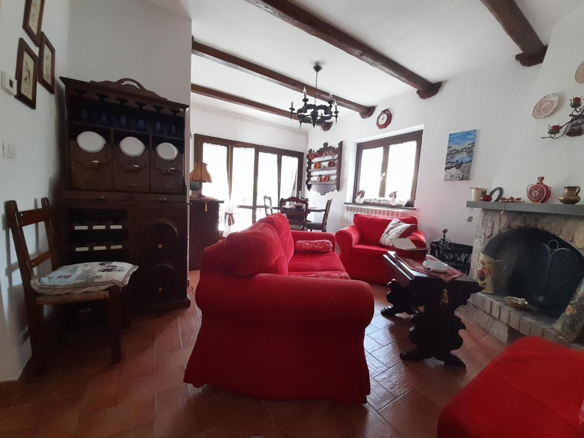 Casa Vacanze Daniela Villetta Barrea Bagian luar foto