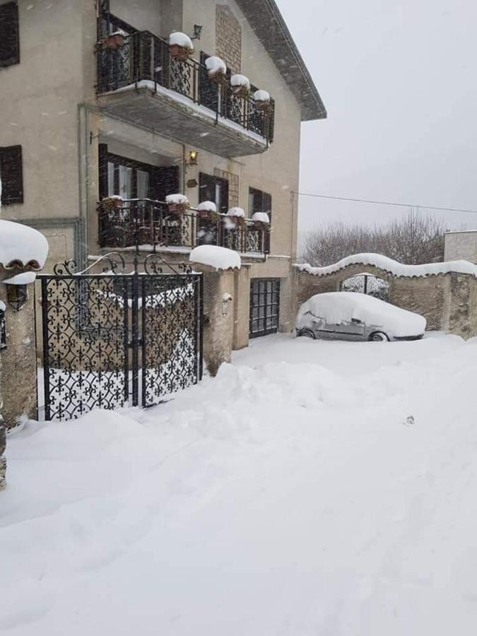 Casa Vacanze Daniela Villetta Barrea Bagian luar foto